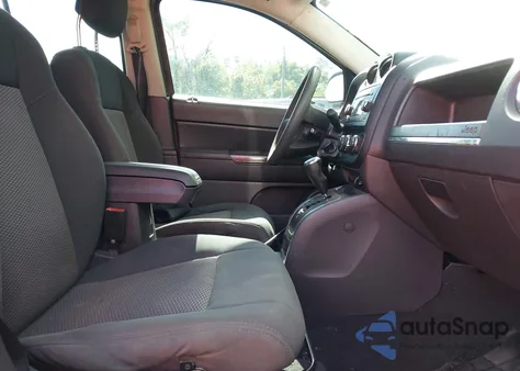 2010 Jeep Compass Sport z USA, uszkodzony, nr VIN 1J4NF4FB8AD611693